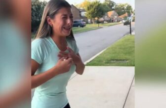 Tears Flow as Woman Reunites with Her Cat After Months Apart in Emotional Video